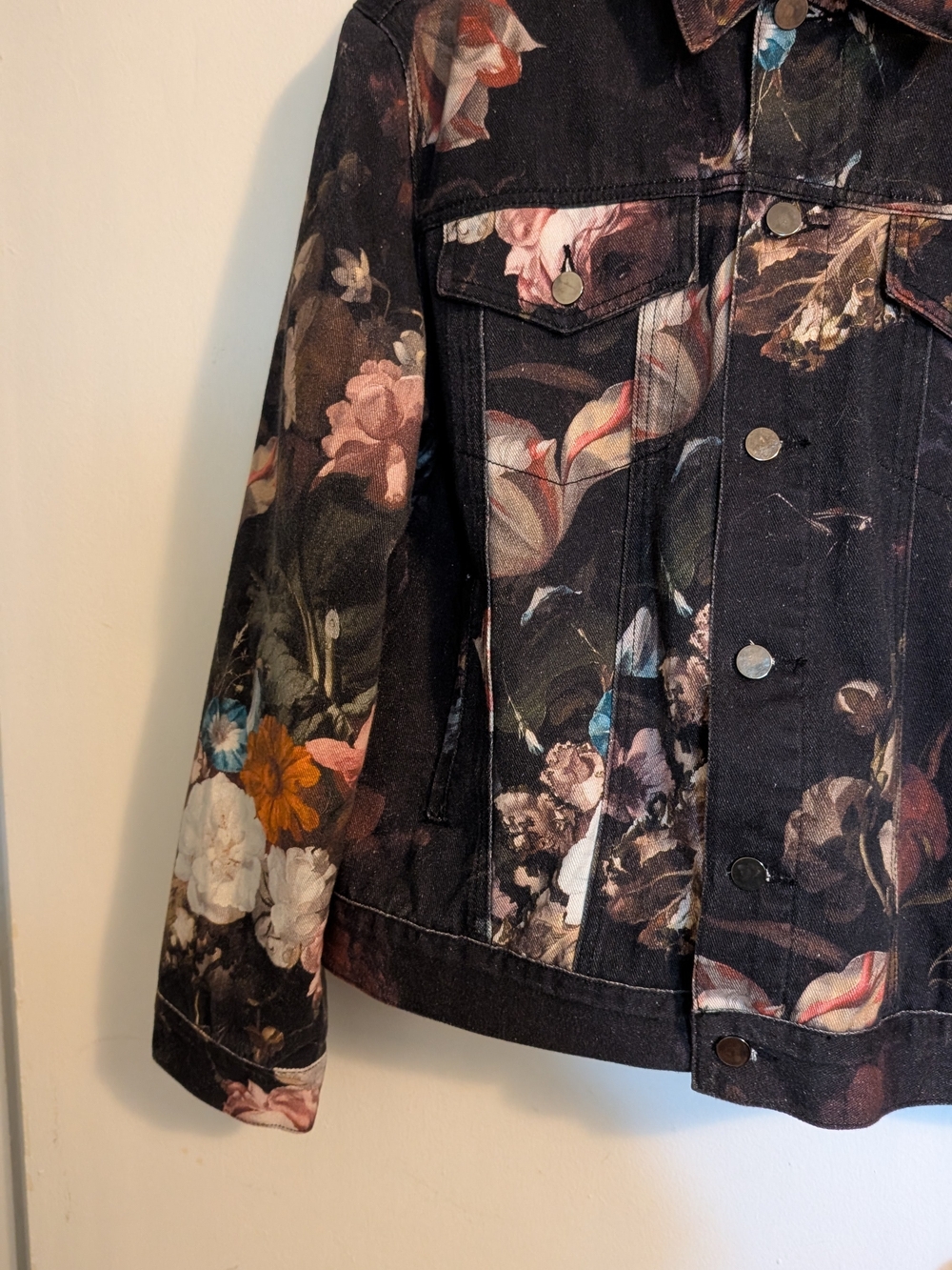 MNML Black Floral Print Denim Jacket - Picture 2 of 11